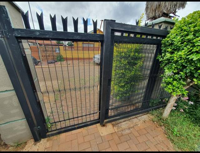 3 BEDROOM HOUSE FOR SALE IN THE ORCHARDS